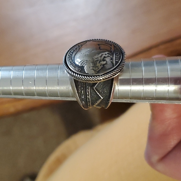 Solid sterling Natice American Buffalo Coin Ring with Tufa Sandcast Band - Picture 9 of 9